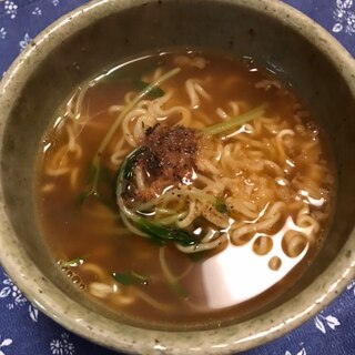 豆苗と鰹節の醤油ラーメン